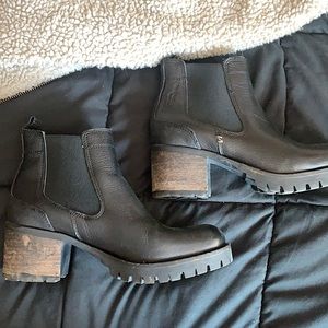 COPY - DSW- BULLBOXER- CORY CHELSEA BOOTS